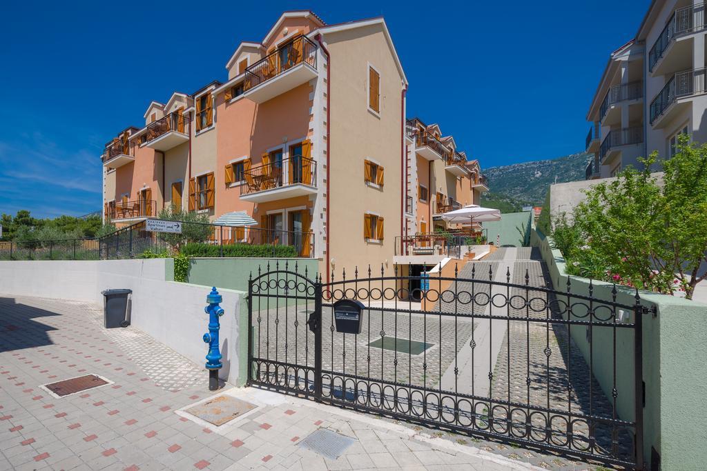 Apartments Vallum Bol Exterior photo