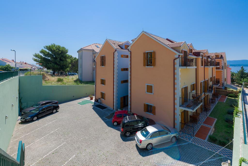 Apartments Vallum Bol Exterior photo