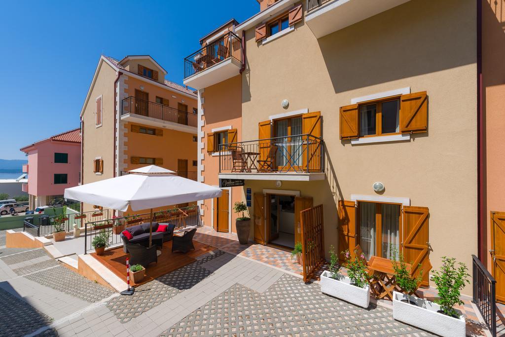 Apartments Vallum Bol Exterior photo