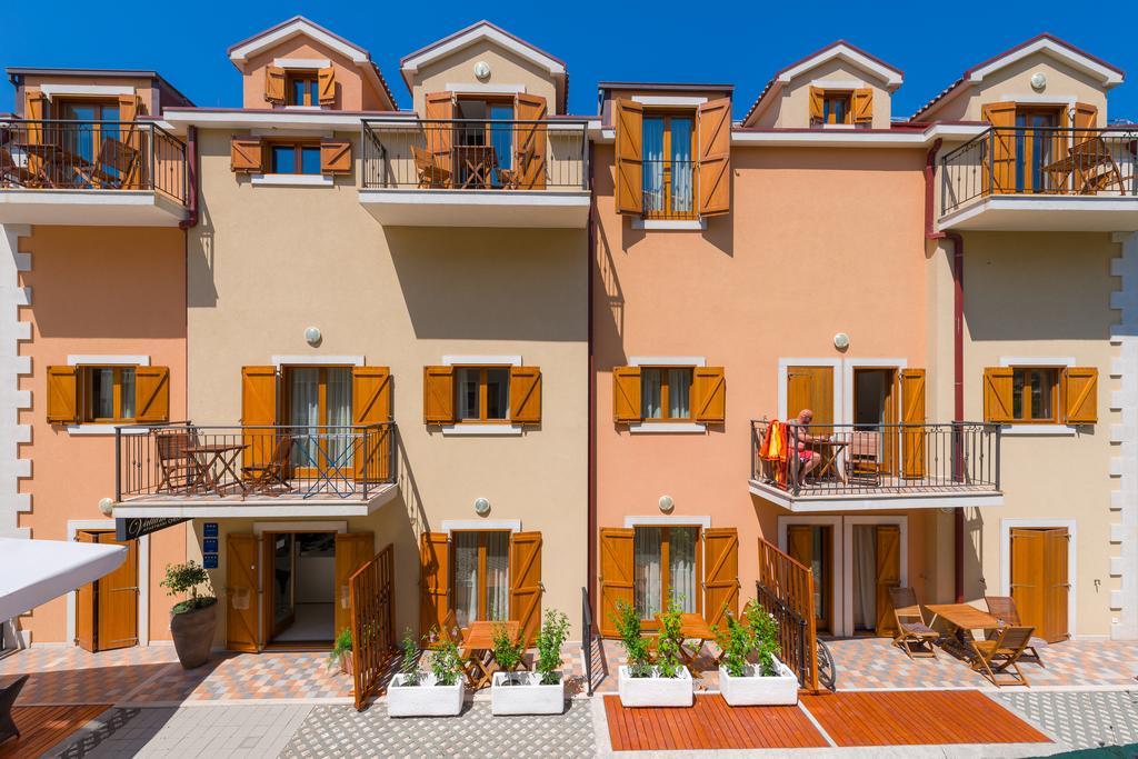 Apartments Vallum Bol Exterior photo