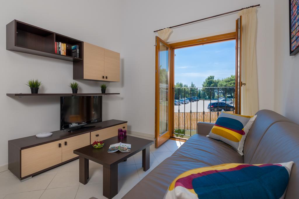 Apartments Vallum Bol Exterior photo